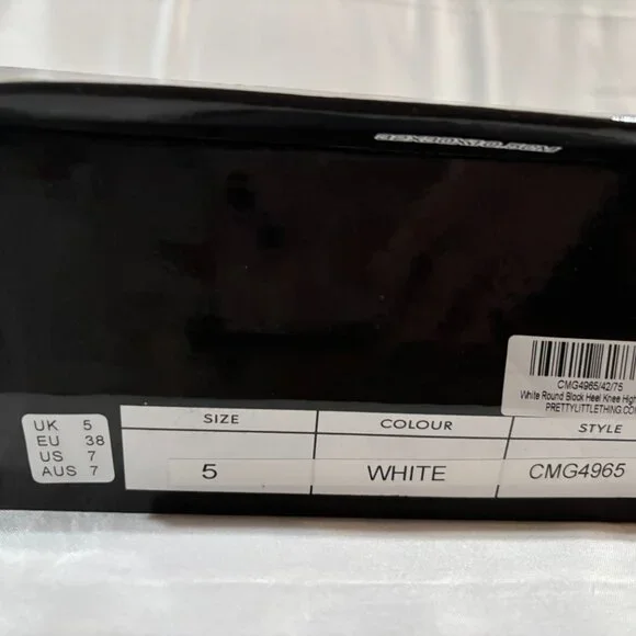 PRETTYLITTLETHING White Round Block Heel Knee High Boots Size 7 - Picture 6 of 6